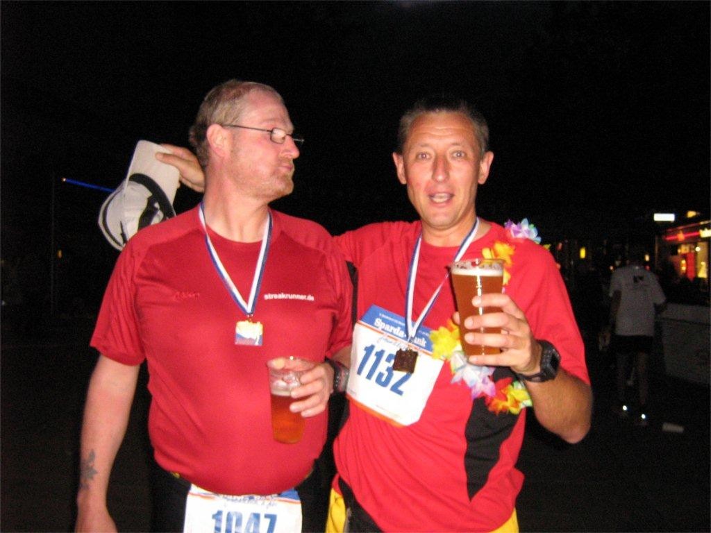 Stolz wie Bolle nach dem Bremerhaven-Marathon 2009